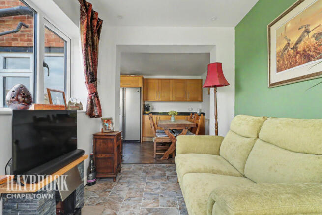 4 bed Semi-Detached for sale Image 9