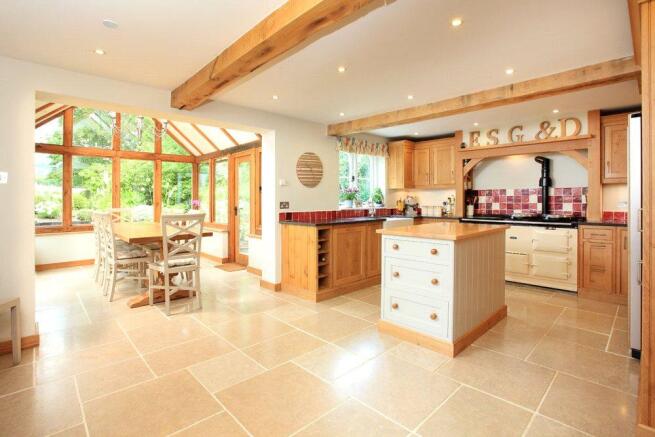 Kitchen/Breakfast Rm