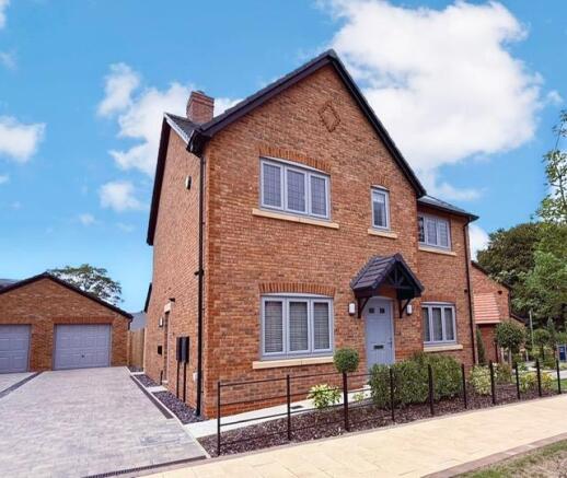 4 Newmarket Ext2.JPG