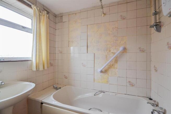 Bathroom.jpg