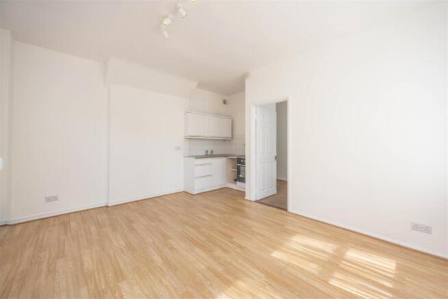 Lounge/Kitchen