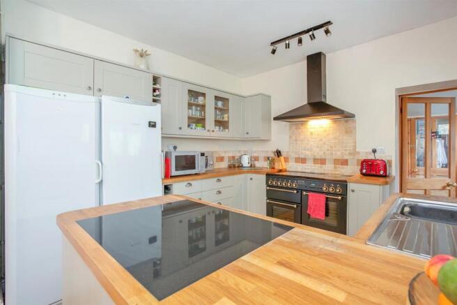 Kitchen 4.jpg