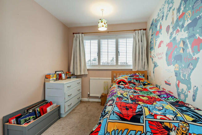 8587691-interior1...