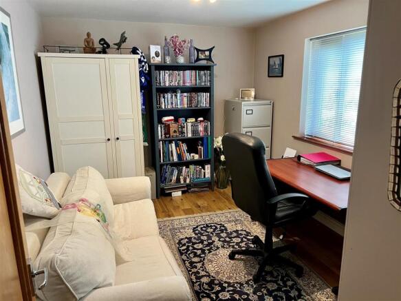 Bedroom 4/Study