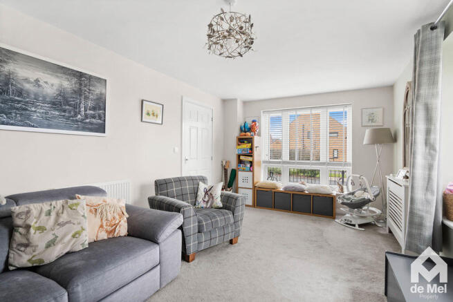 Sapphire Road, Bishops Cleeve, GL52 photo 4