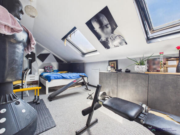 4 bed Terraced for sale Image 8