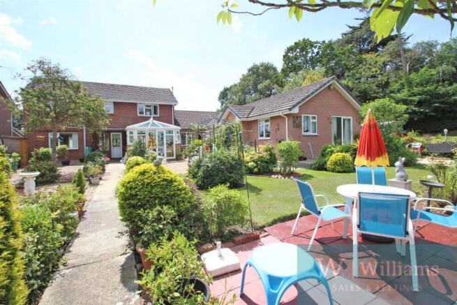 4-bed detached on Packsfield Lane, Wootton Bridge, Ryde, £590,000