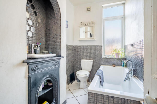 3 bed Terraced for sale Image 10