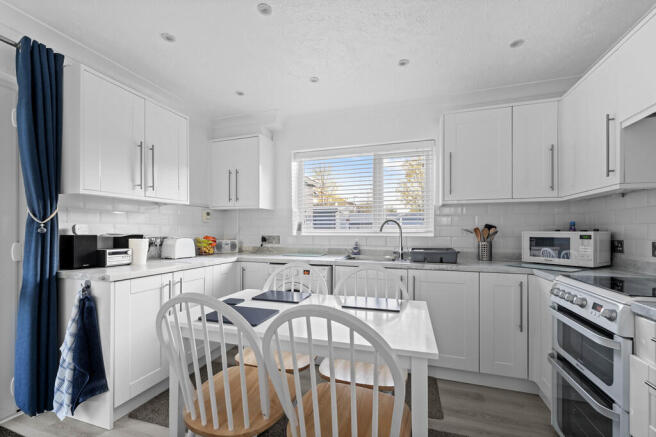 7 Lincoln Road, B...