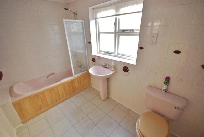 BATHROOM: