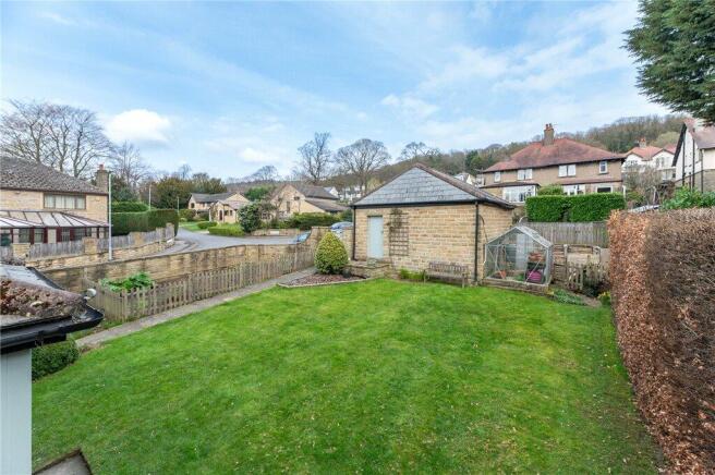 5 bed Detached for sale Image 11