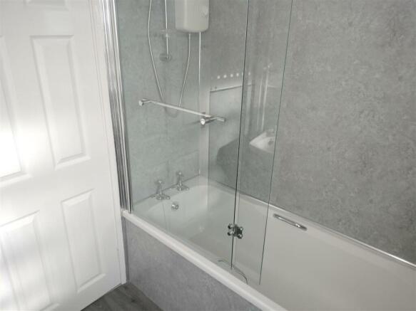 34 bryn glas bathroom shower.jpg