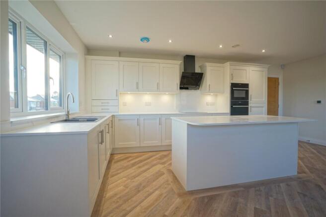 2 bed Apartment for sale Image 6