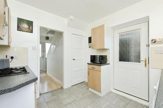 2 bed Semi-Detached for sale Image 5