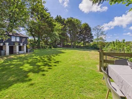 Lower North Country, Redruth outskirts - Recently upgraded and modernised