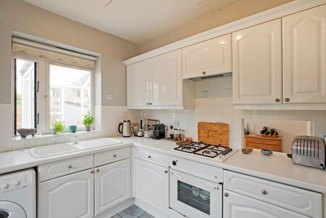 2 bed Semi-Detached for sale Image 5