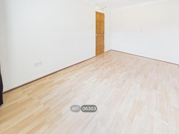 3 bed Terraced to rent Image 8