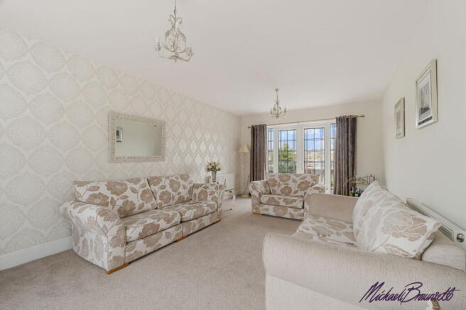 6 bed Detached for sale Image 5