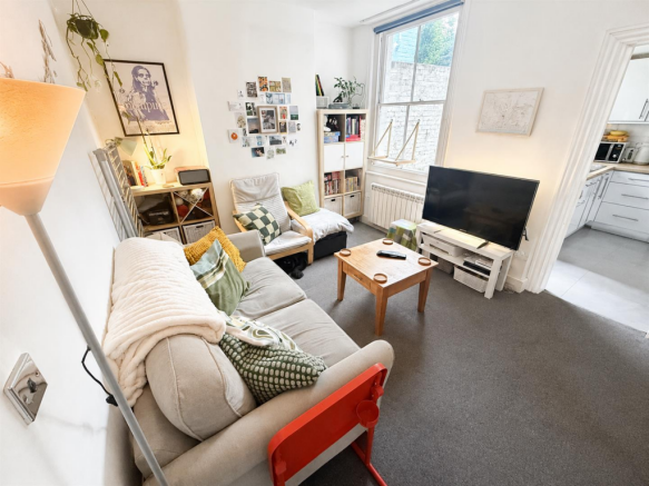 LIVING ROOM (8).png