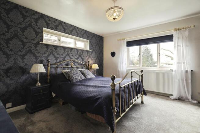 4 bed Detached for sale Image 7