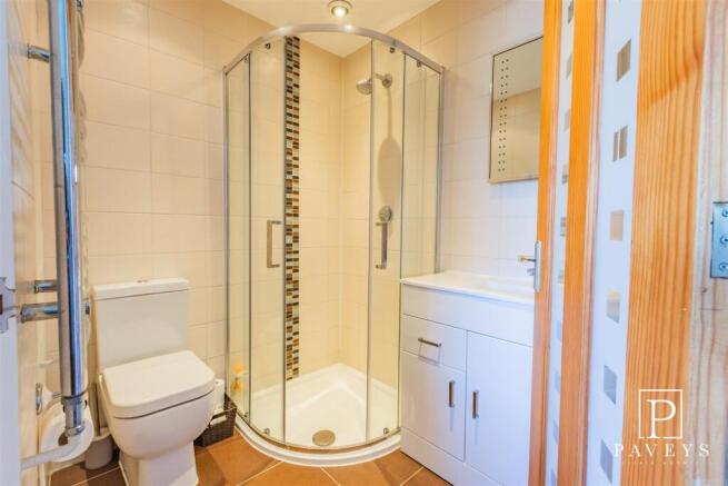 ENSUITE SHOWER ROOM