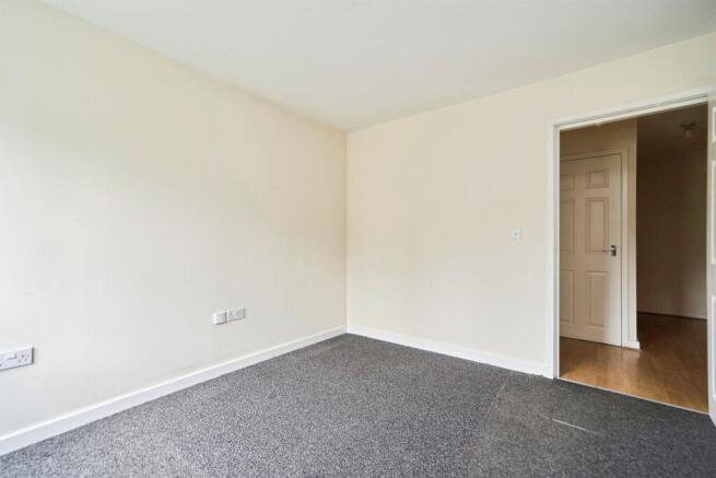 2 bed Ground Flat for sale Image 10