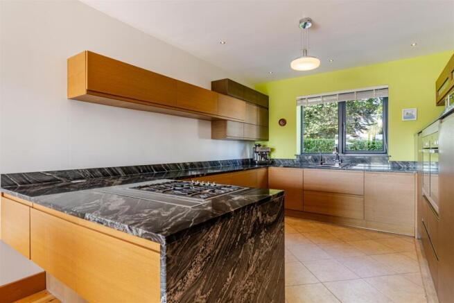 A21 - Bascombe Road, Brixham, Eastleigh House - 25