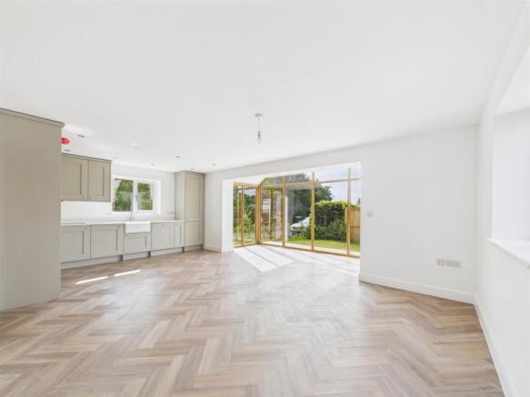 3 bed Detached Bungalow for sale Image 3