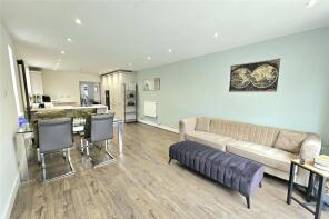 12, Laurel Cottages, Willow Lane, Blackwater, Camberley GU17 9DL