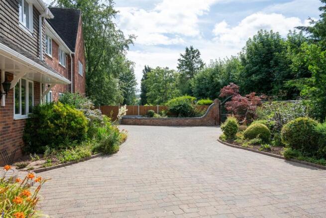 Quarry Park Road, Stourbridge photo 4