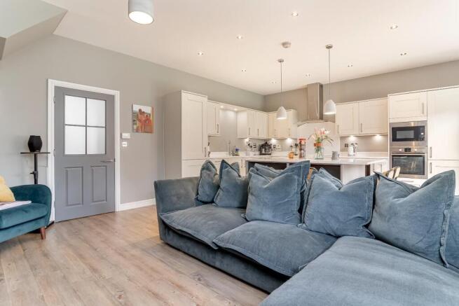 Living Kitchen - B.jpg