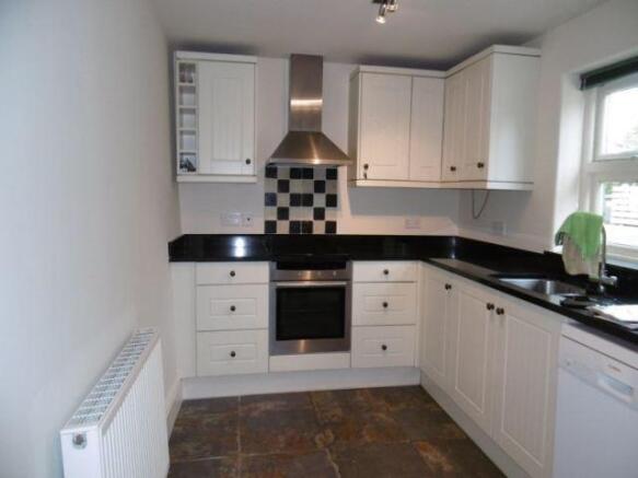 FITTED KITCHEN