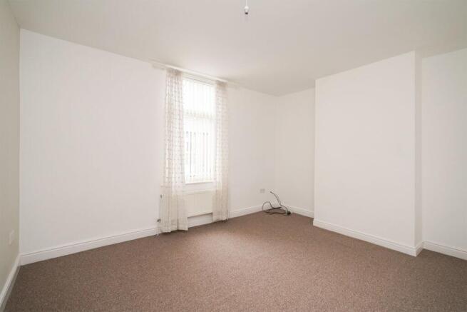 3 bed Terraced to rent Image 6