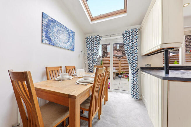 3 bed Semi-Detached for sale Image 4
