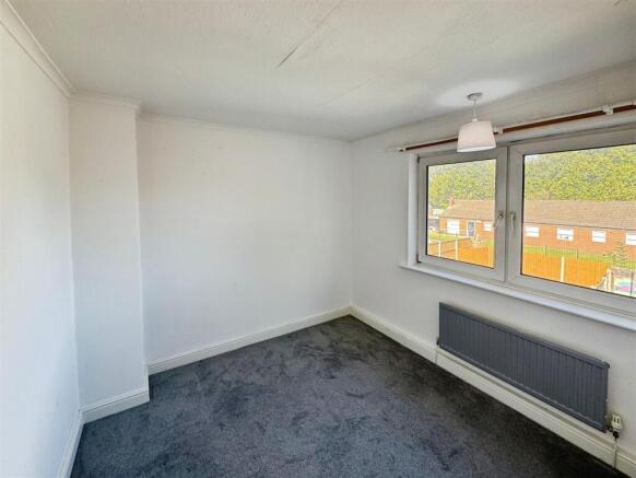 3 bed Semi-Detached to rent Image 7