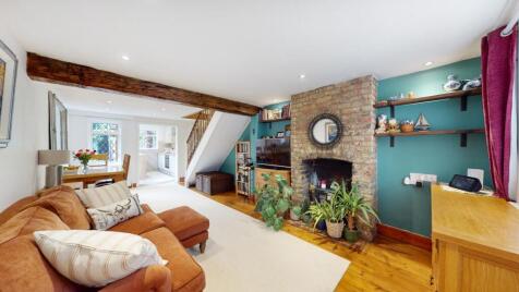 Camden Row, Cuckoo Hill, Pinner, HA5 2AH
