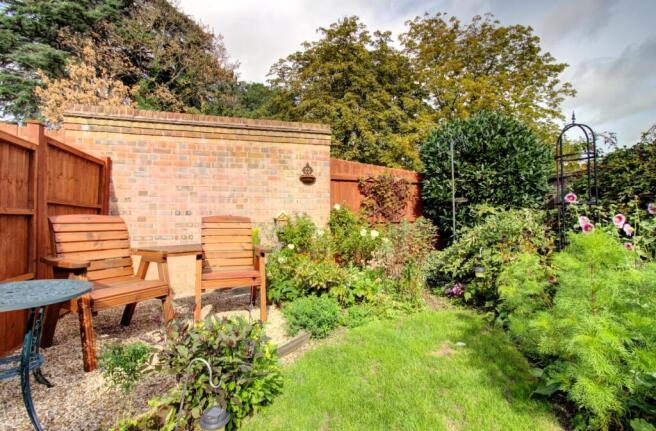 Garden - Reeve Drive - Matt Clinton EweMove Kenilw