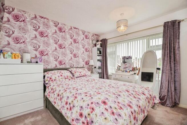 3 bed Semi-Detached for sale Image 8