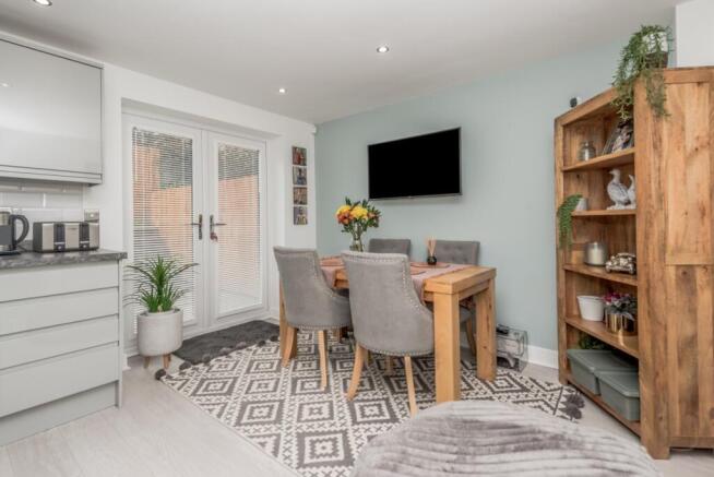 3 bed Semi-Detached for sale Image 6