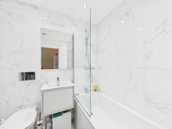 3 bed Terraced for sale Image 8