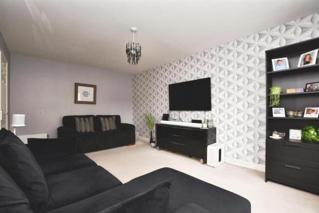 4 bed Detached for sale Image 8
