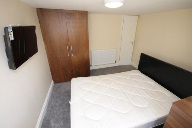 5 bed Terraced to rent Image 12