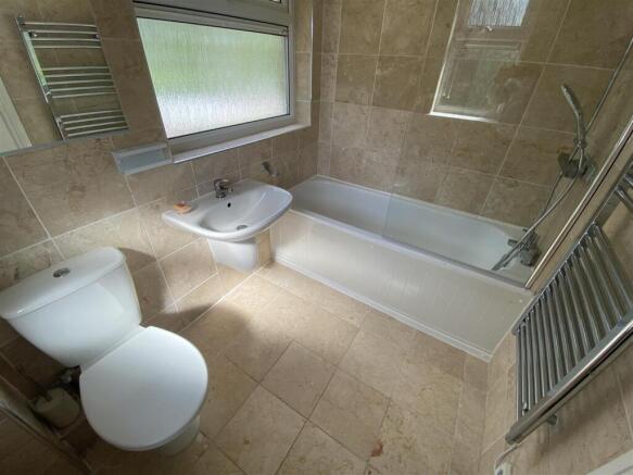 2 bed Semi-Detached to rent Image 8