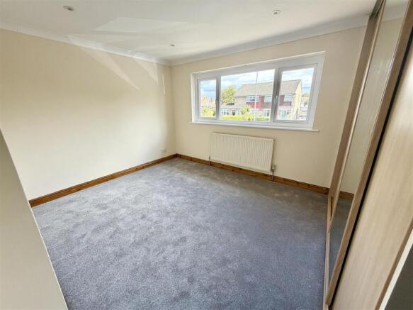 2 bed Semi-Detached to rent Image 7
