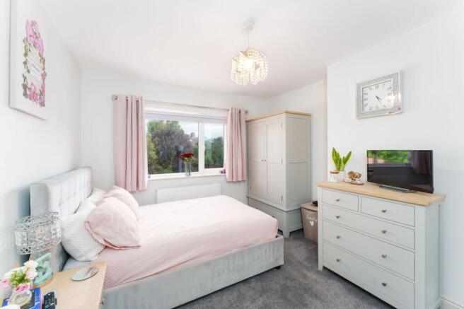 4 bed Semi-Detached for sale Image 11