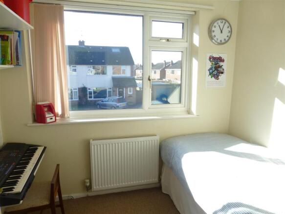 1Leyfieldbedroomm3.J