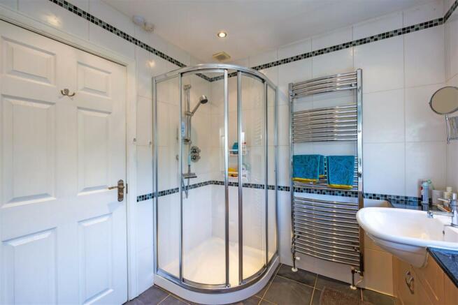 Bathroom 1 STPP7150-Enhanced-NR.jpg