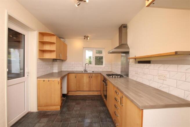 Kitchen..JPG