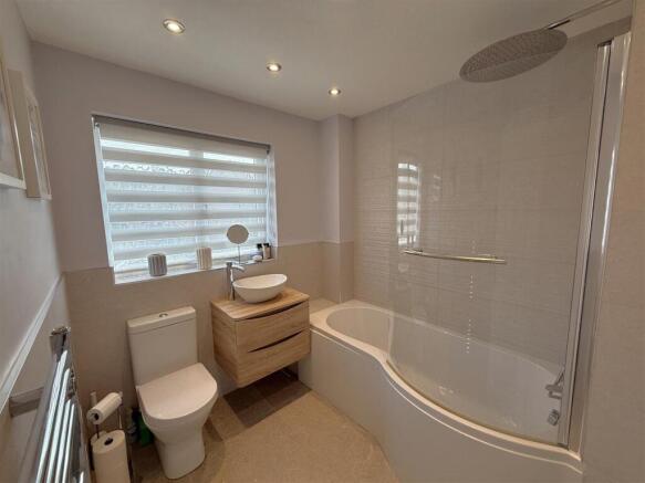 Family Bathroom.JPG