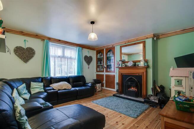 4 bed Detached for sale Image 7